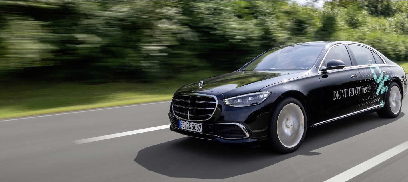 Der neue DRIVE PILOT in der S-Klasse und dem EQS. Der neue DRIVE PILOT in der S-Klasse und dem EQS.