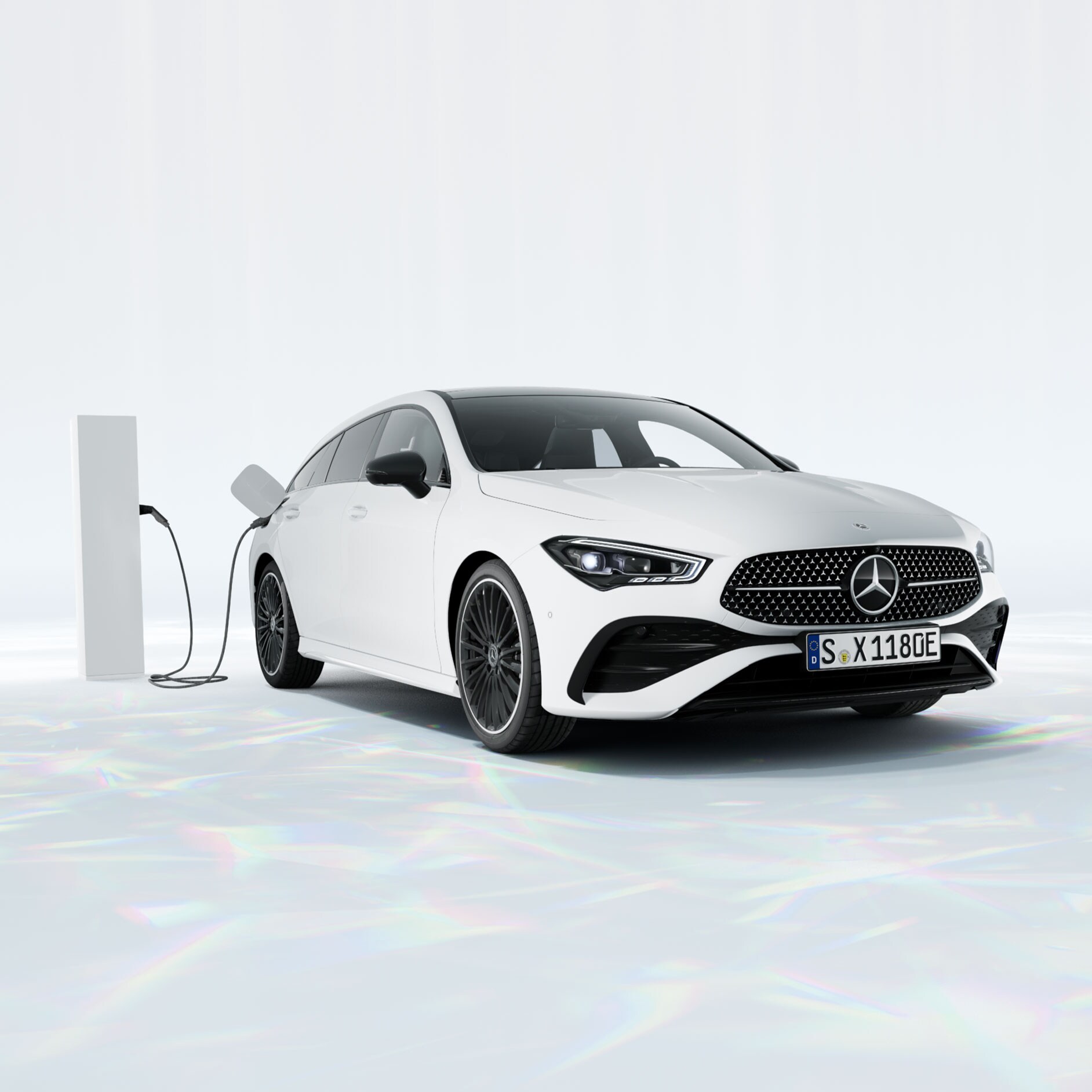 Plug-in-Hybrid | Elektromobilität | Mercedes-Benz Der Mercedes-Benz CLA Shooting Brake in einer Seitenansicht. Elektromobilität von Mercedes-Benz.